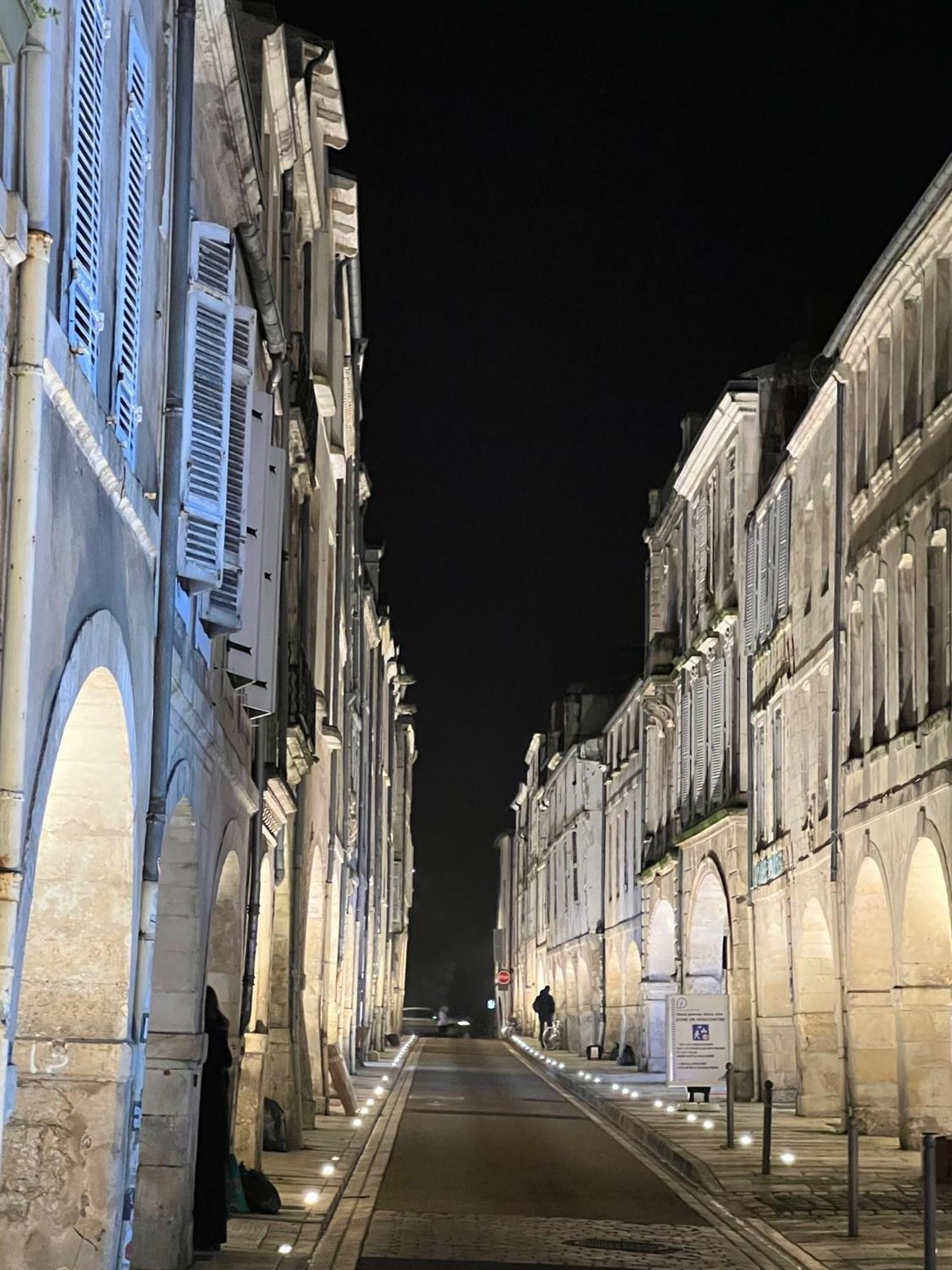 Апартаменты Le Logis Des Templiers Vieux Port Ла-Рошель Экстерьер фото